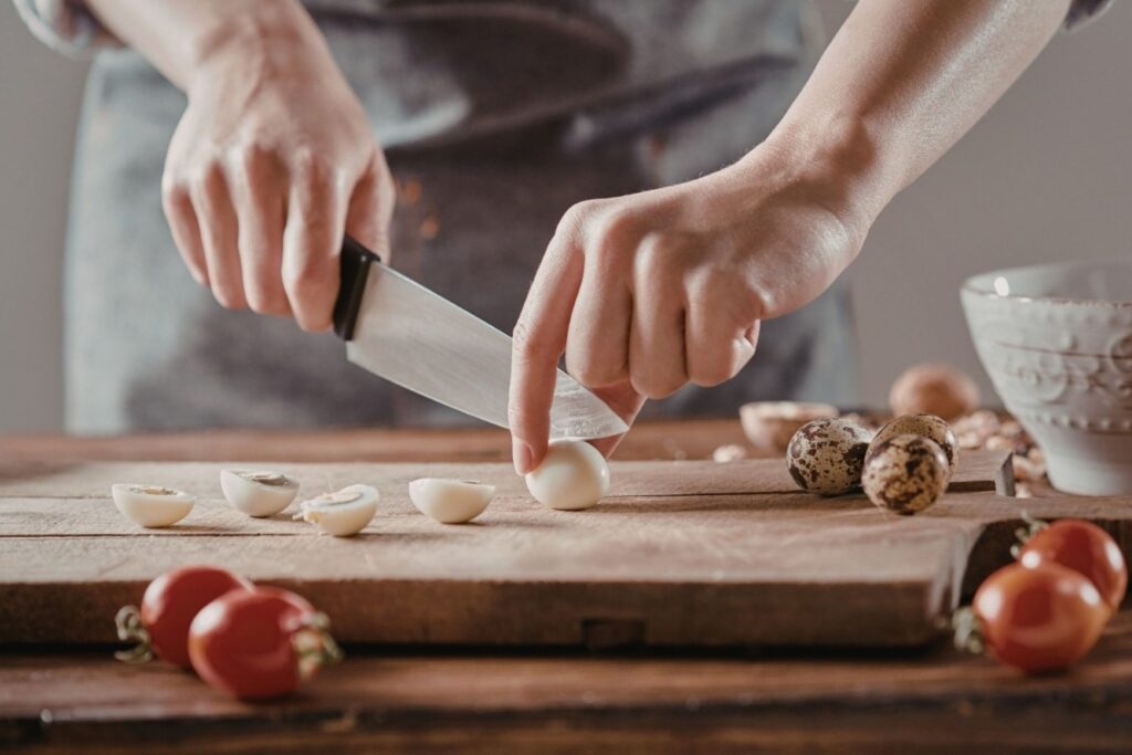 主厨刀选择与专业厨房切割技巧和设备使用实战