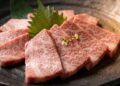 Manzo wagyu giapponese che mostra una marmorizzazione premium e standard di qualità del sistema di classificazione