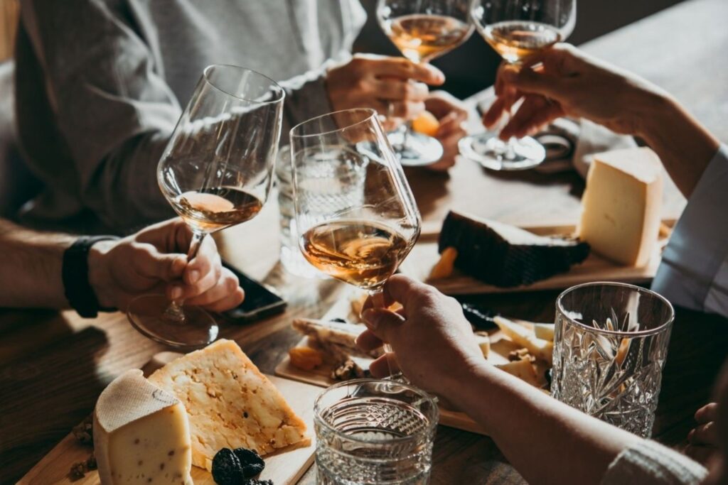 餐厅员工葡萄酒培训，专业学习如何推荐盈利酒单